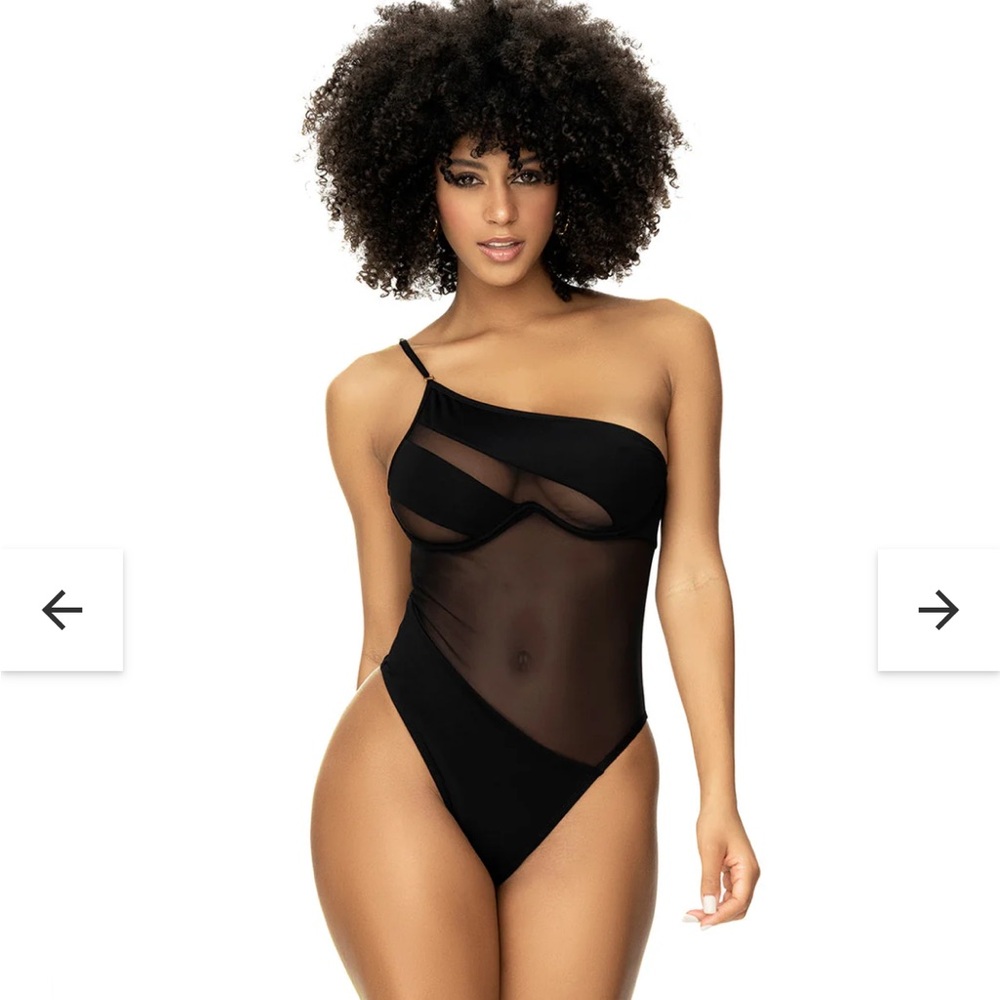 Saint Tropez Asymmetrical Underwire One Piece Black Swimsuit. Size XL
